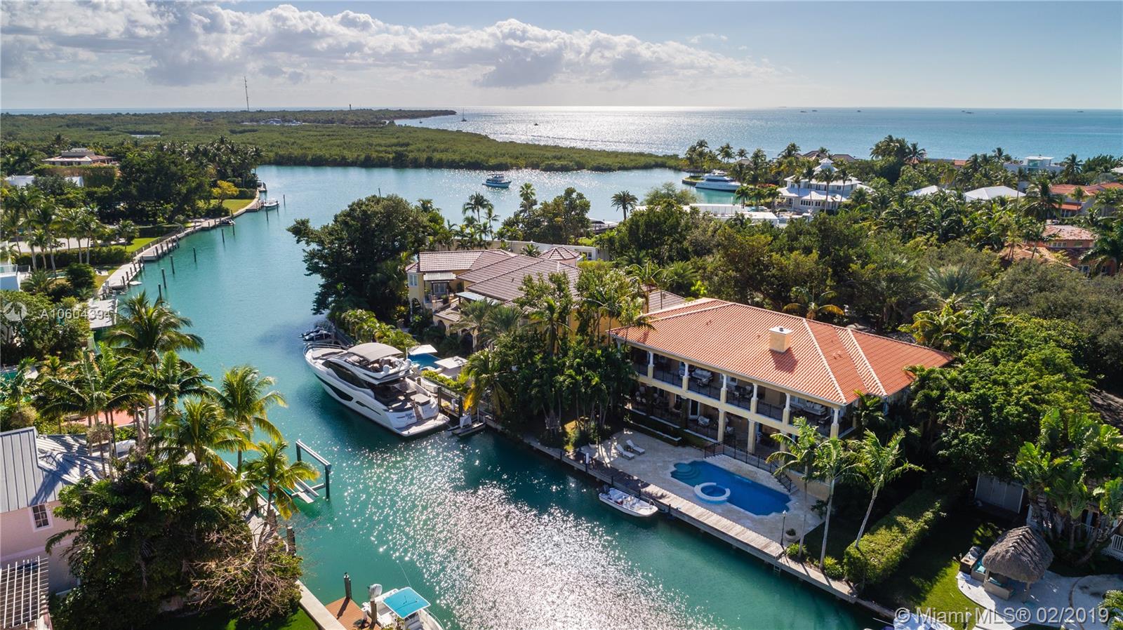 SMUGGLERS COVE - Residential