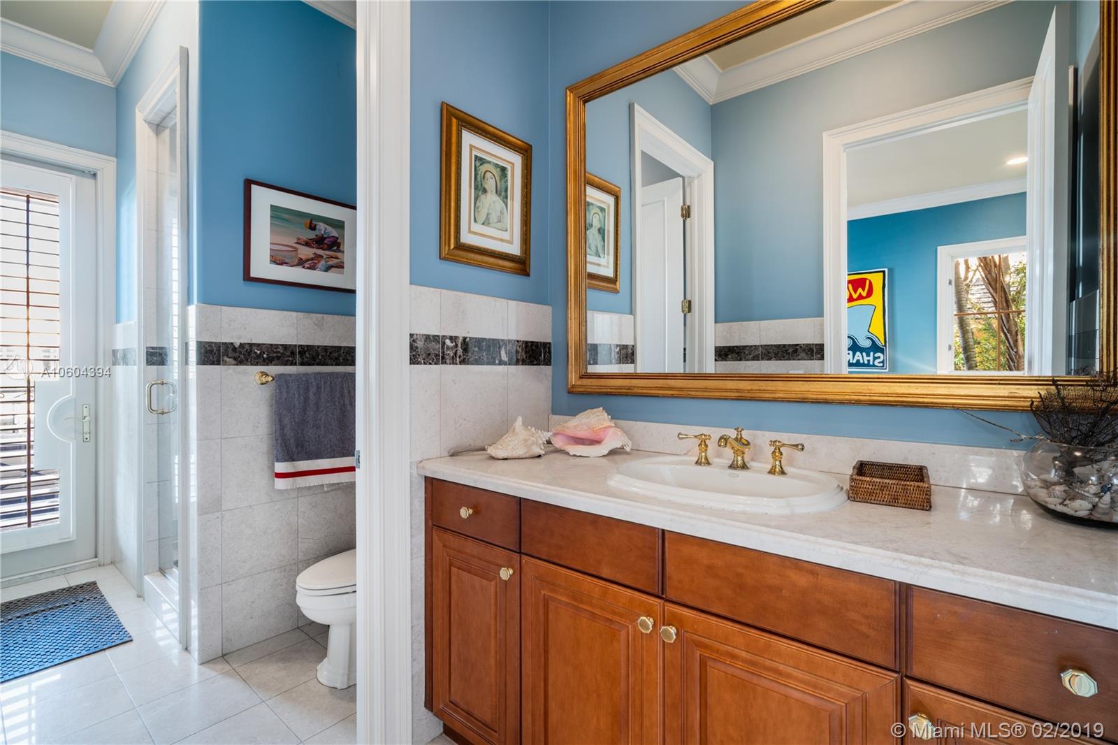 SMUGGLERS COVE - Residential