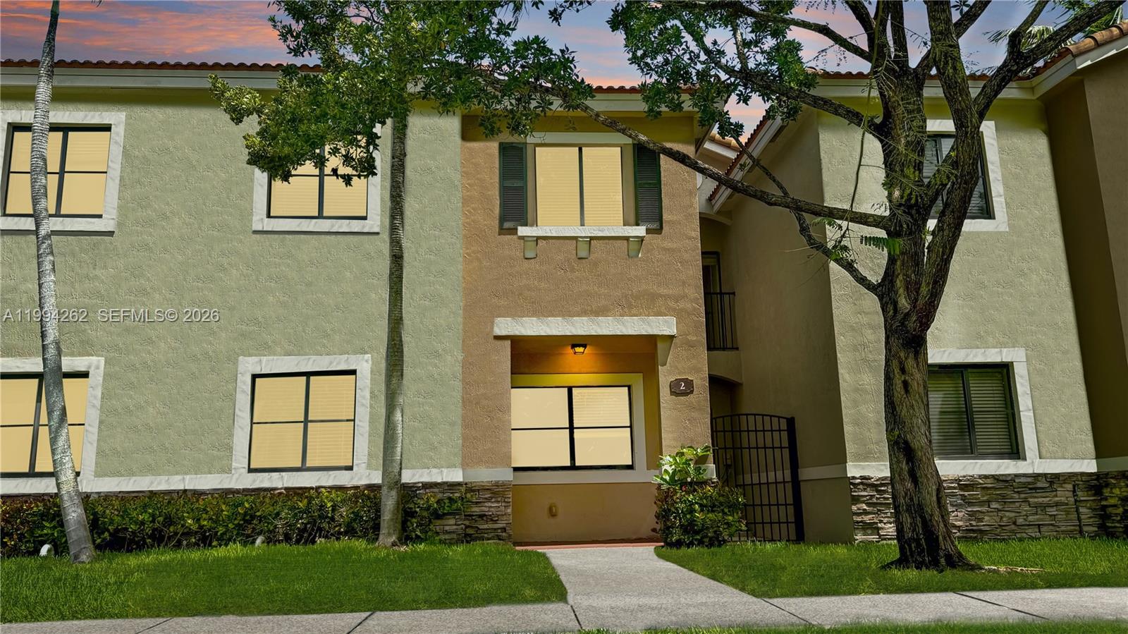 THE COURTS AT BAYSHORE I - Residential Lease