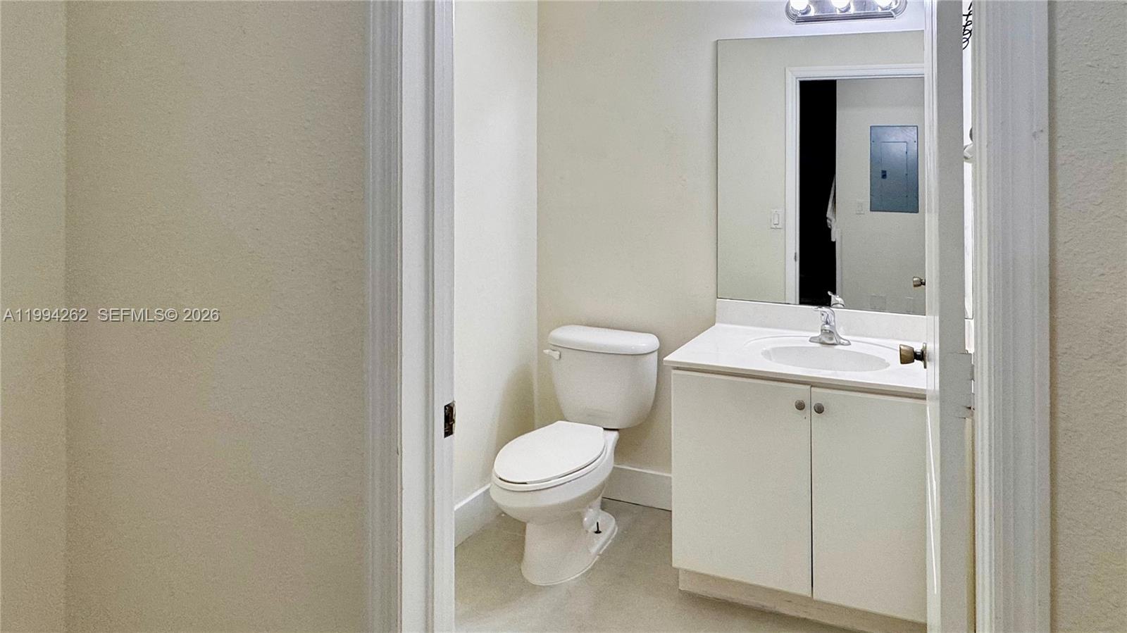 THE COURTS AT BAYSHORE I - Residential Lease