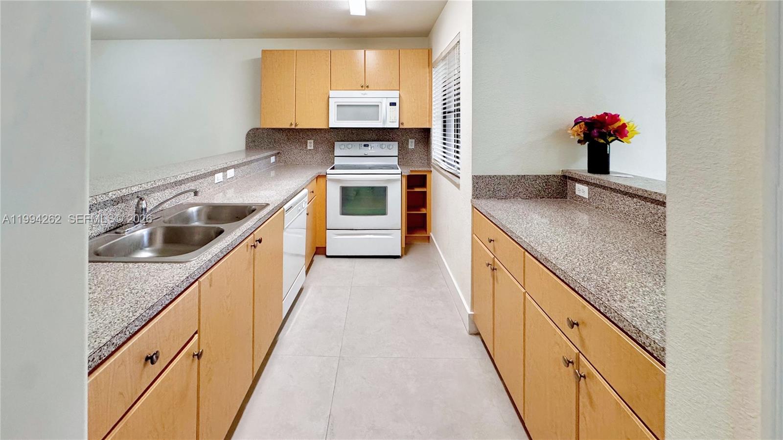 THE COURTS AT BAYSHORE I - Residential Lease