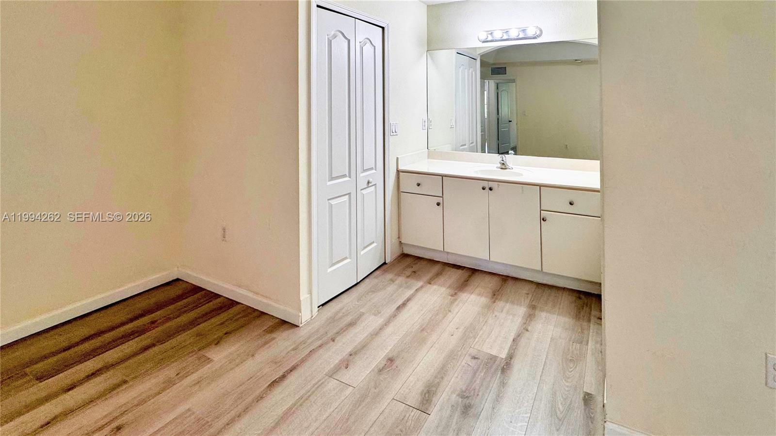 THE COURTS AT BAYSHORE I - Residential Lease