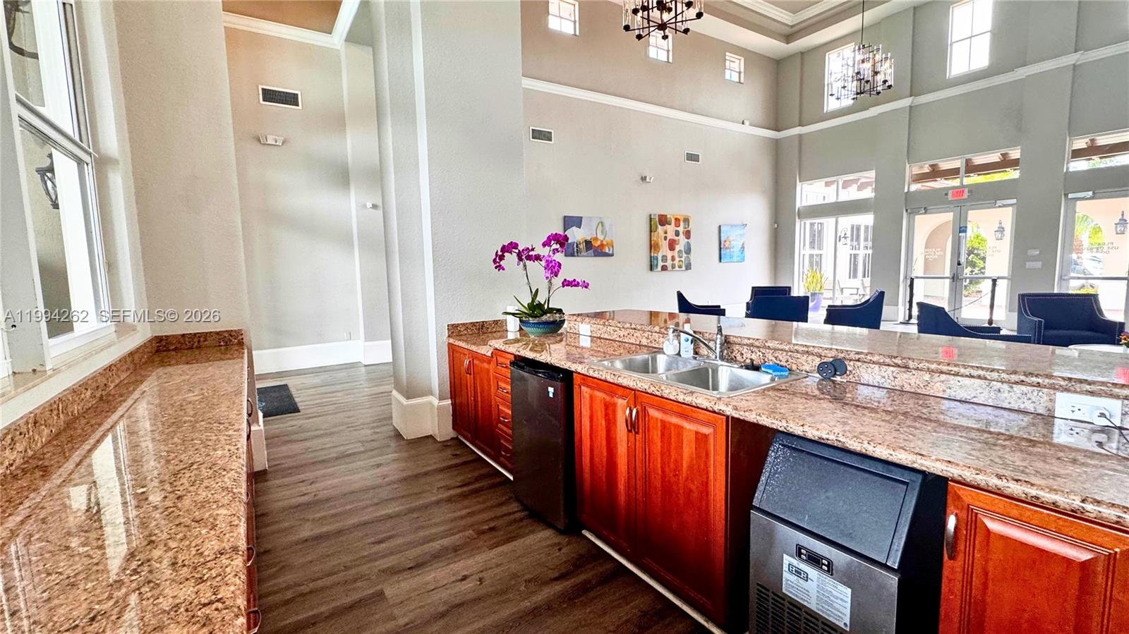 THE COURTS AT BAYSHORE I - Residential Lease