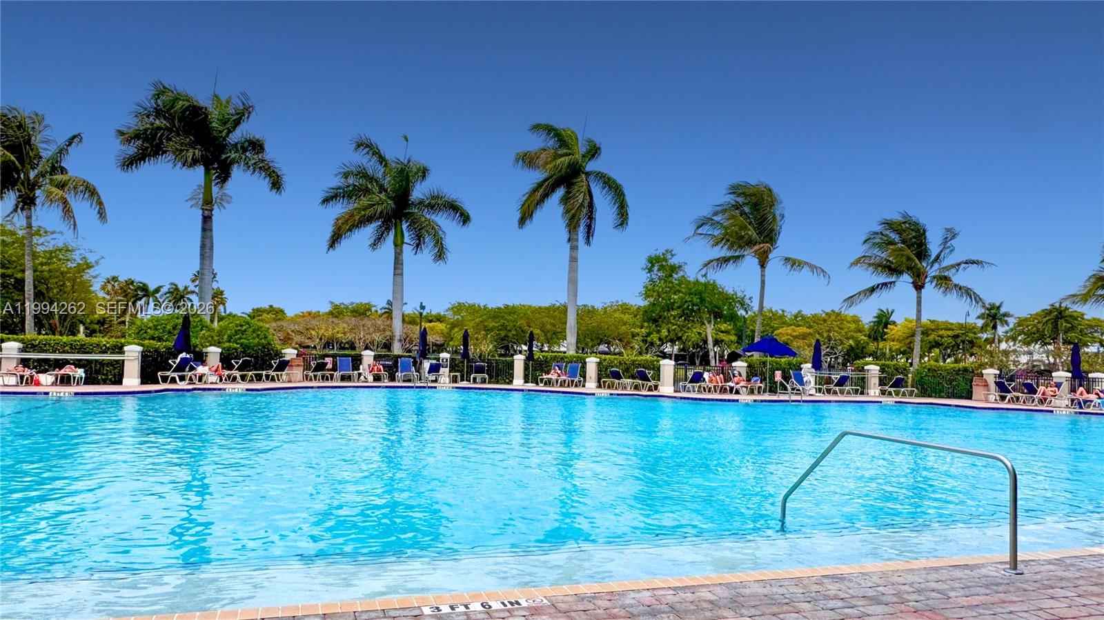 THE COURTS AT BAYSHORE I - Residential Lease