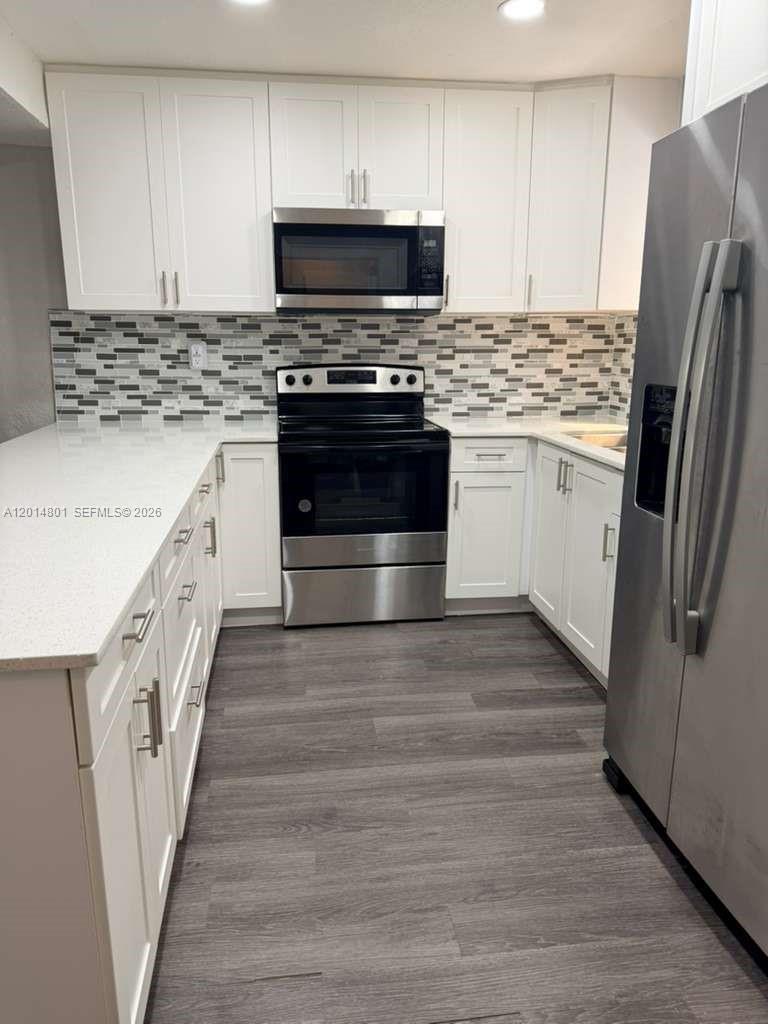 THE LOFTS TOWN VILLAS CON - Residential