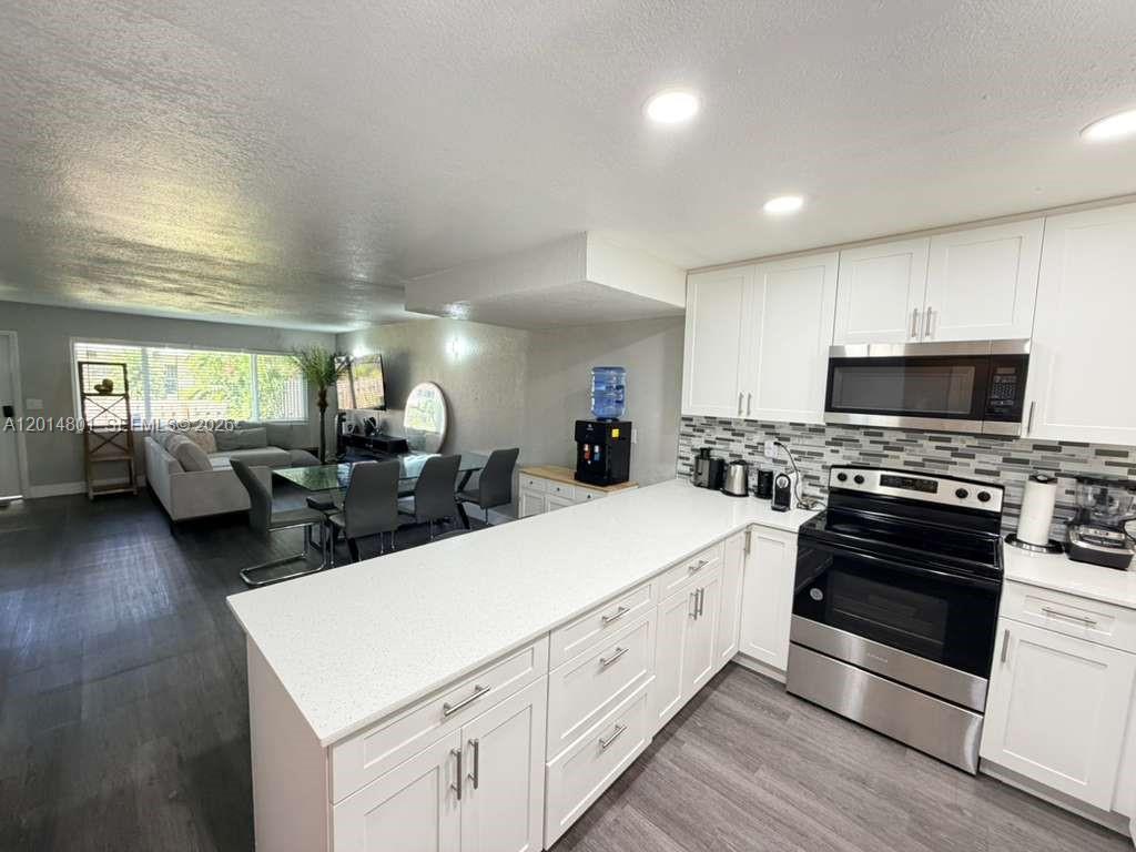 THE LOFTS TOWN VILLAS CON - Residential