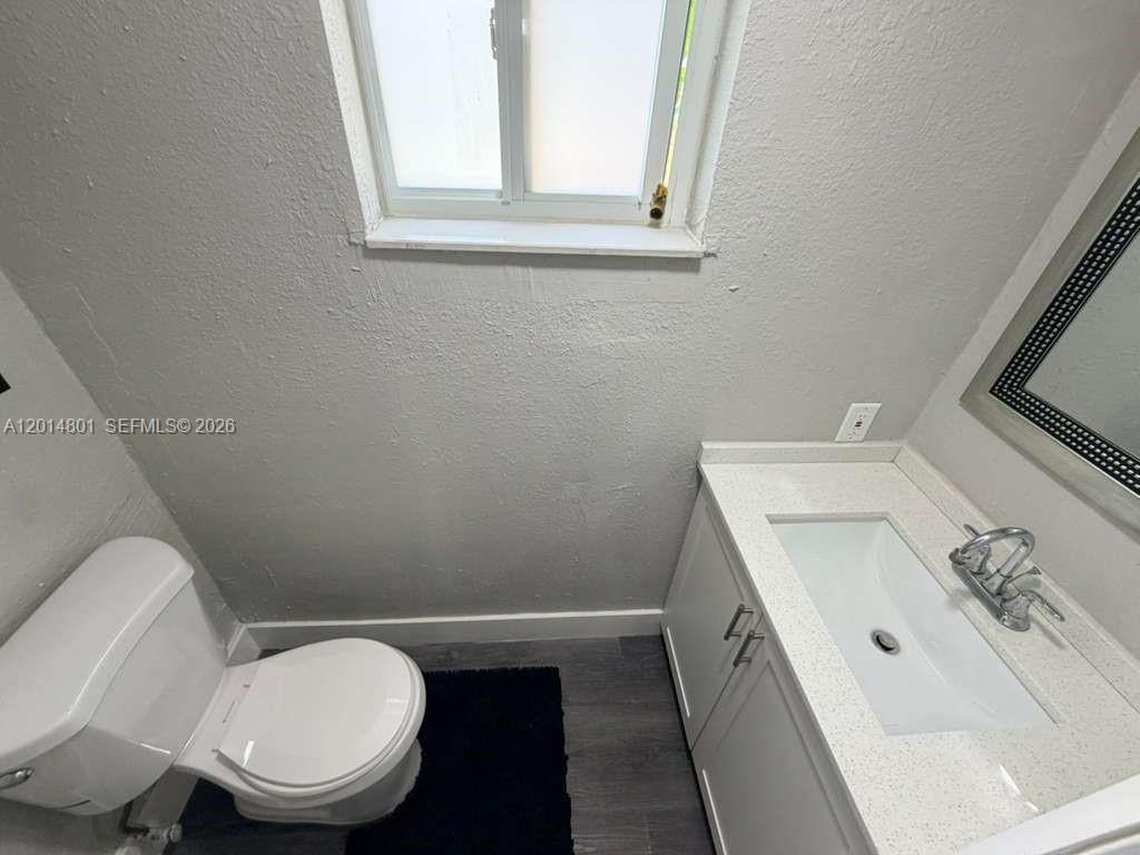 THE LOFTS TOWN VILLAS CON - Residential