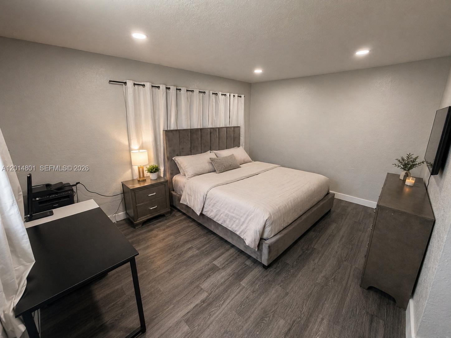 THE LOFTS TOWN VILLAS CON - Residential