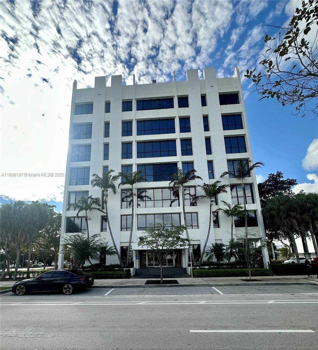 Great office space on Hollywood Blvd in a prestigious building with security and easy access to public transportation, I-95, and US1. Unit features 435sqft of office space with lots of natural light, waiting room, new carpet tile, freshly painted, and floor to ceiling windows. Electricity is included in rent. Amazing location near restaurants, shops, and Hollywood City Hall.