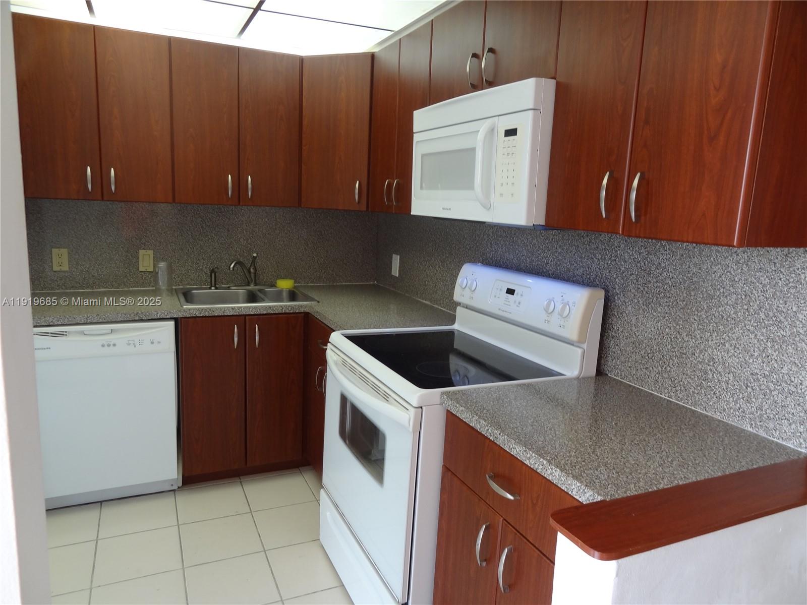 ENSENADA CONDO BLDG E-II - Residential