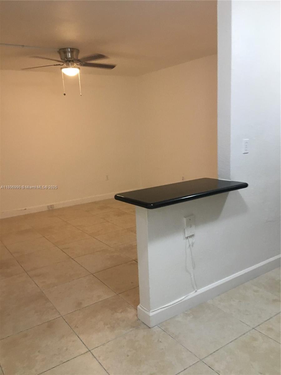 4450 Sw 67th Ave B, Miami, Broward County, Florida - 1 Bedrooms  
1 Bathrooms - 