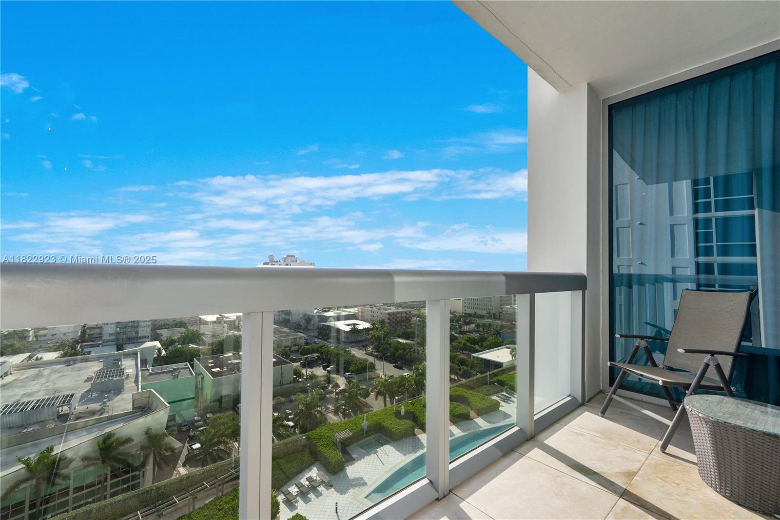 6899 Collins Ave 1409