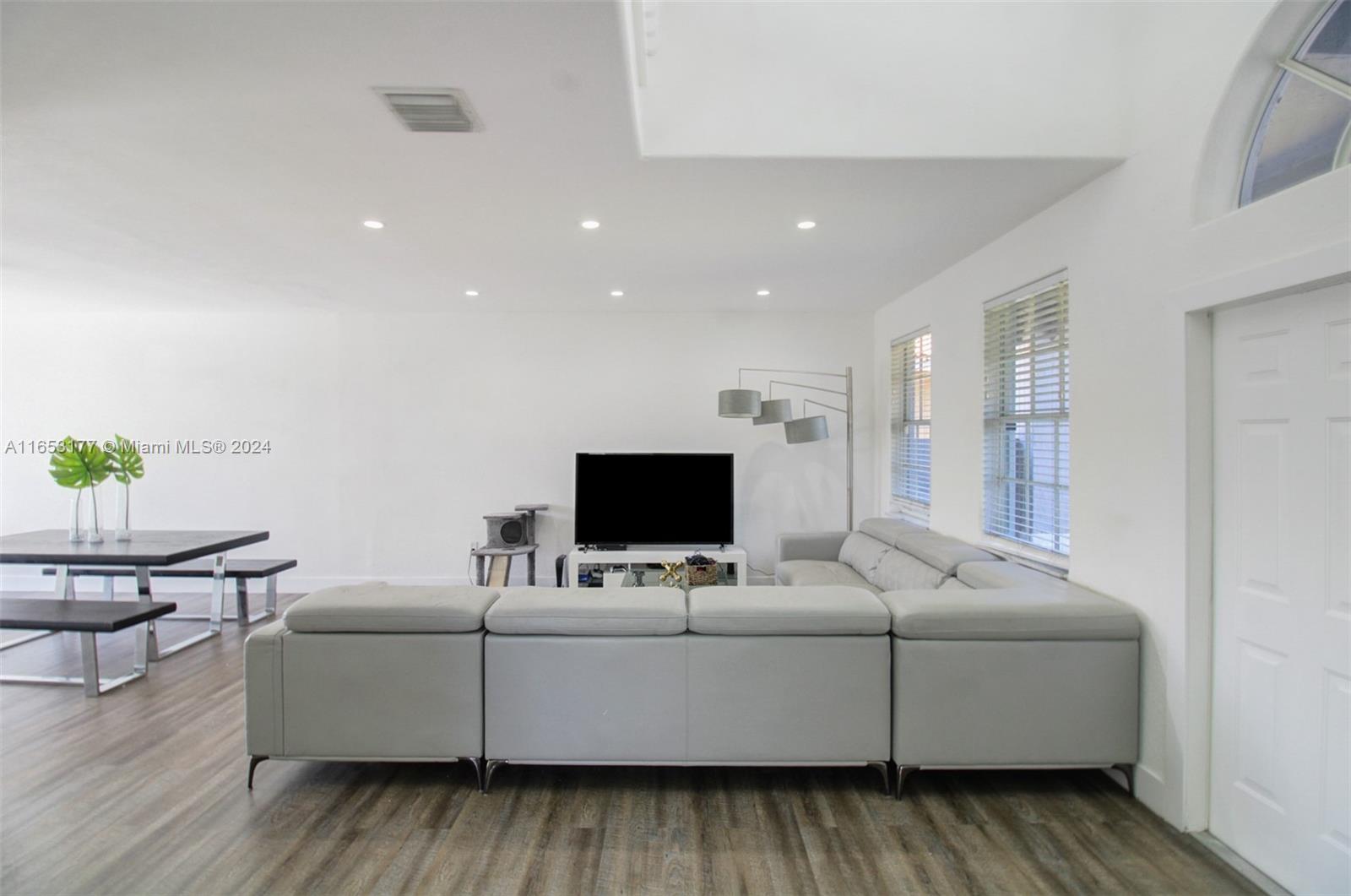 PONCE ESTATES SEC 1 - Residential