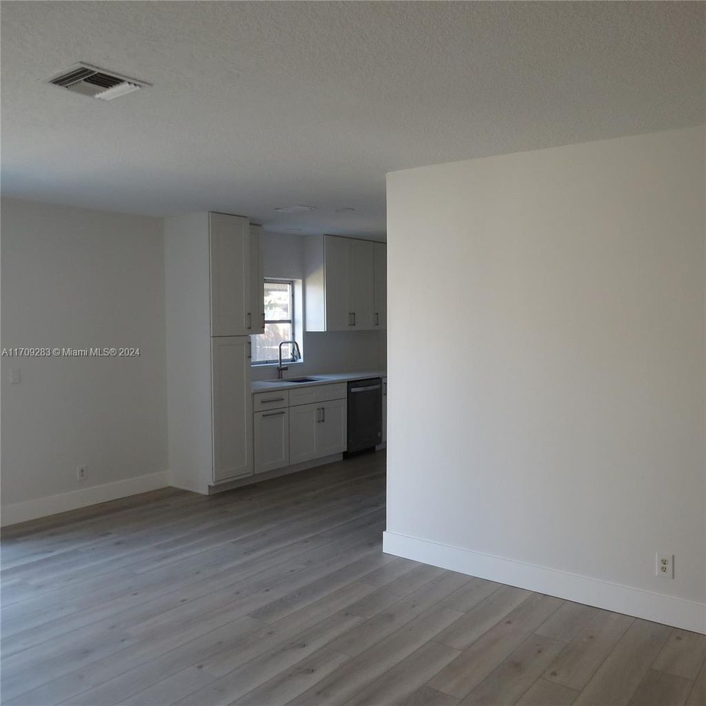 Photo of 8043 SE Carlton St #8043, Hobe Sound, FL 33455 (MLS # A11709283)