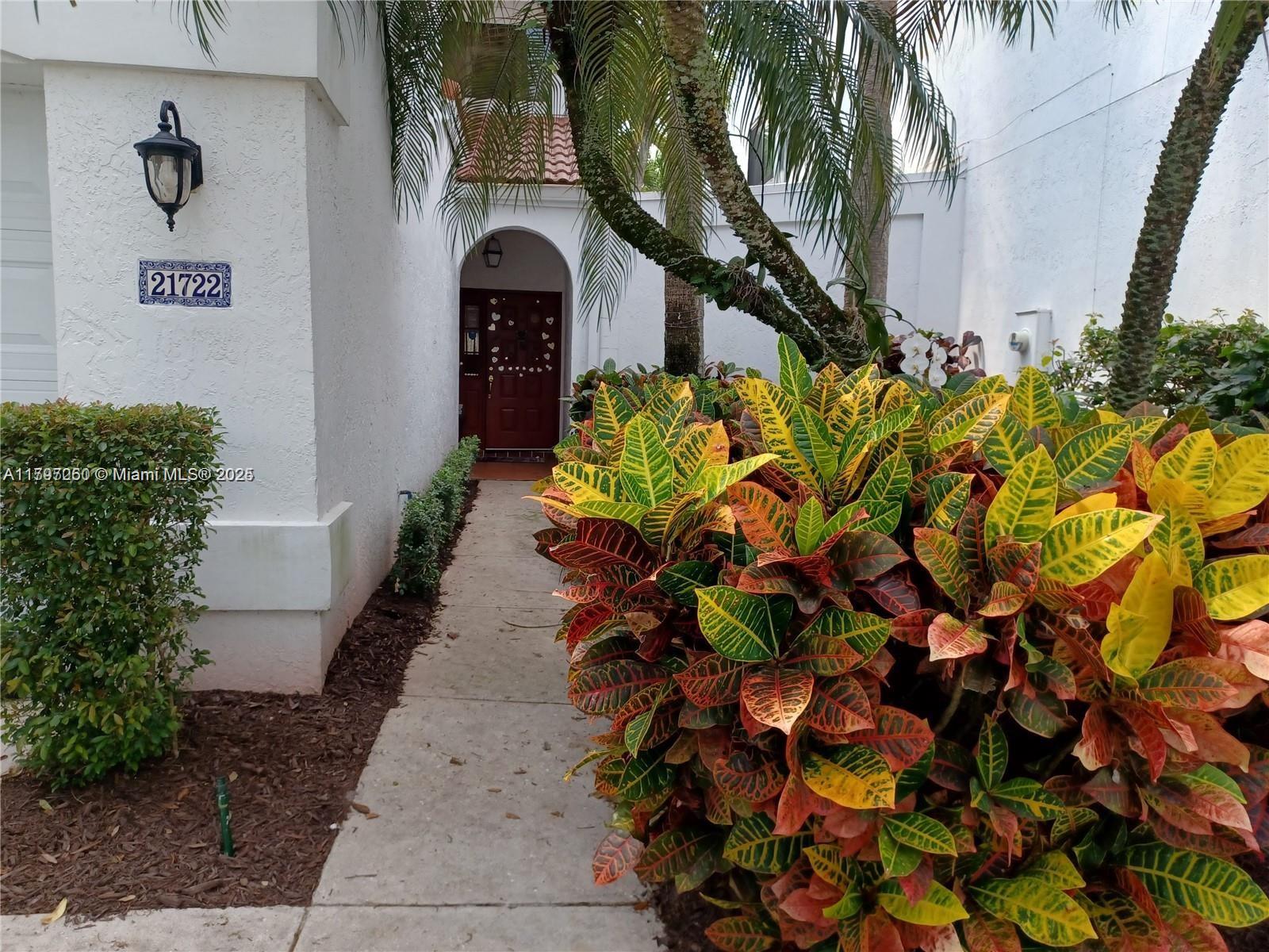 WIMBLEDON VILLAS OF VIA V - Residential