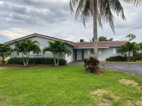 Single Family Residence in Coral Springs FL 7506 41st St.jpg