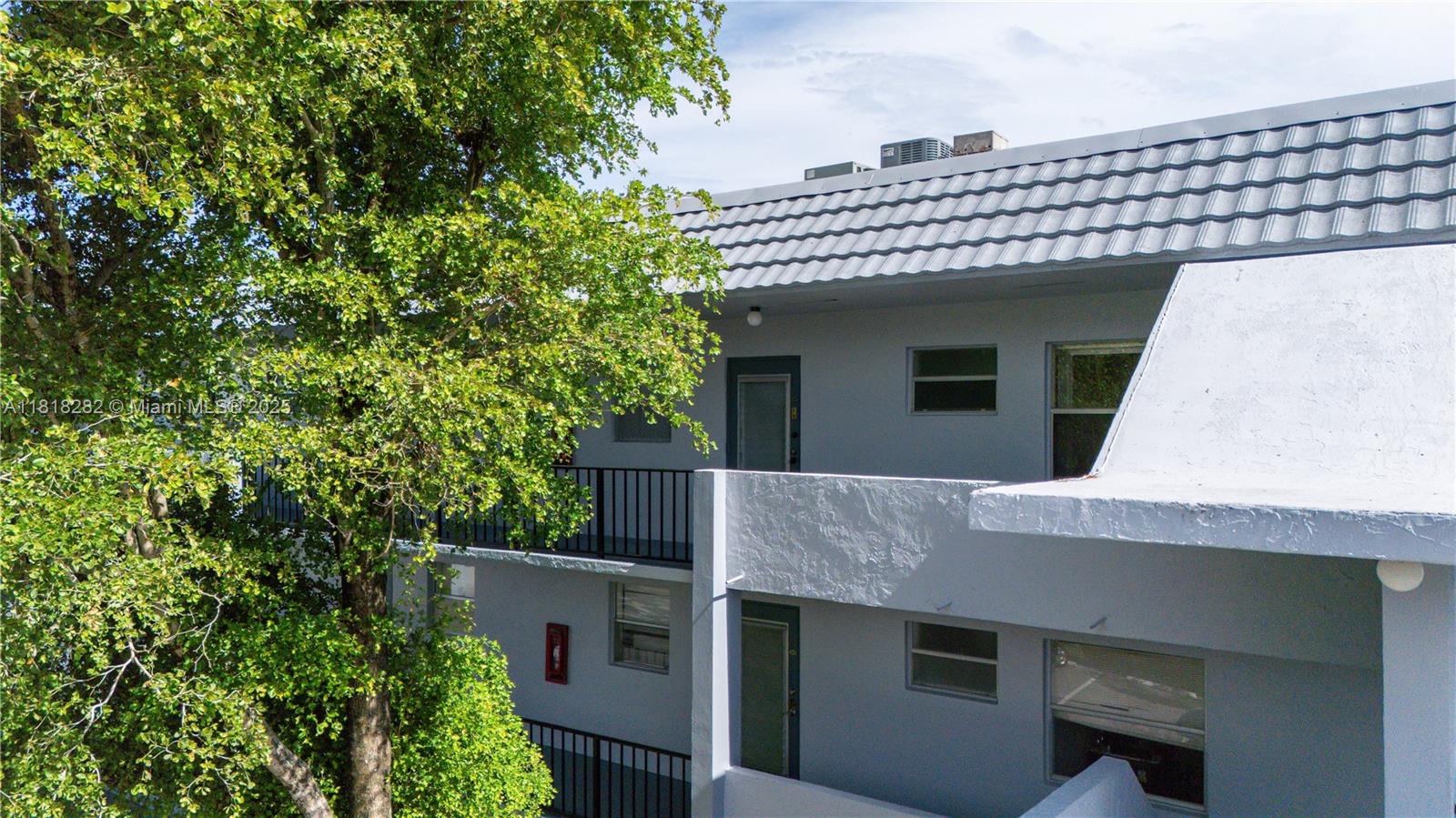 SANDS POINT CONDOMINIUM I - Residential