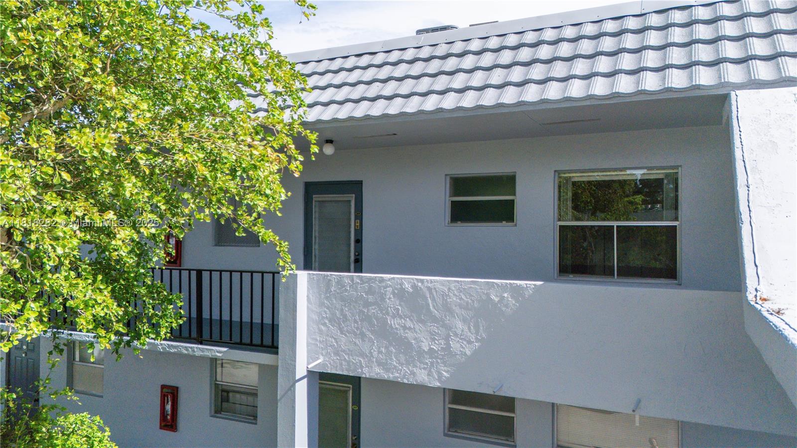 SANDS POINT CONDOMINIUM I - Residential