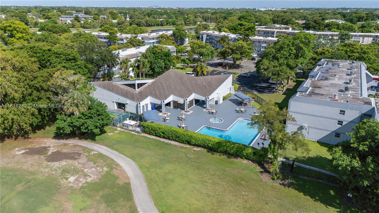 SANDS POINT CONDOMINIUM I - Residential