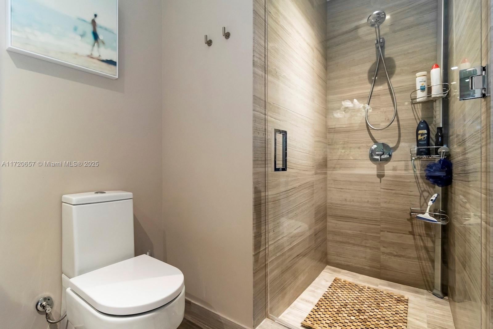 18975 COLLINS CONDO - Residential Lease