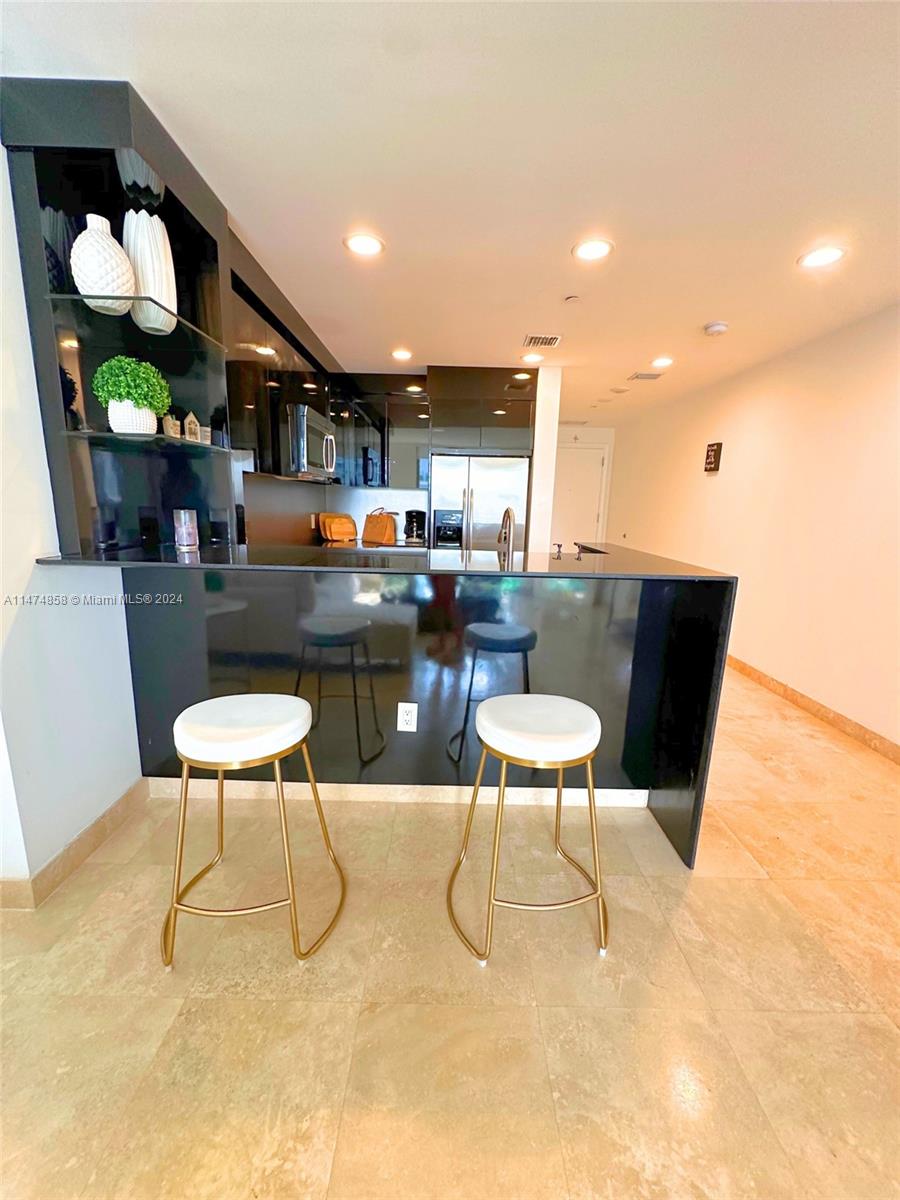 1060 Brickell Ave 2115