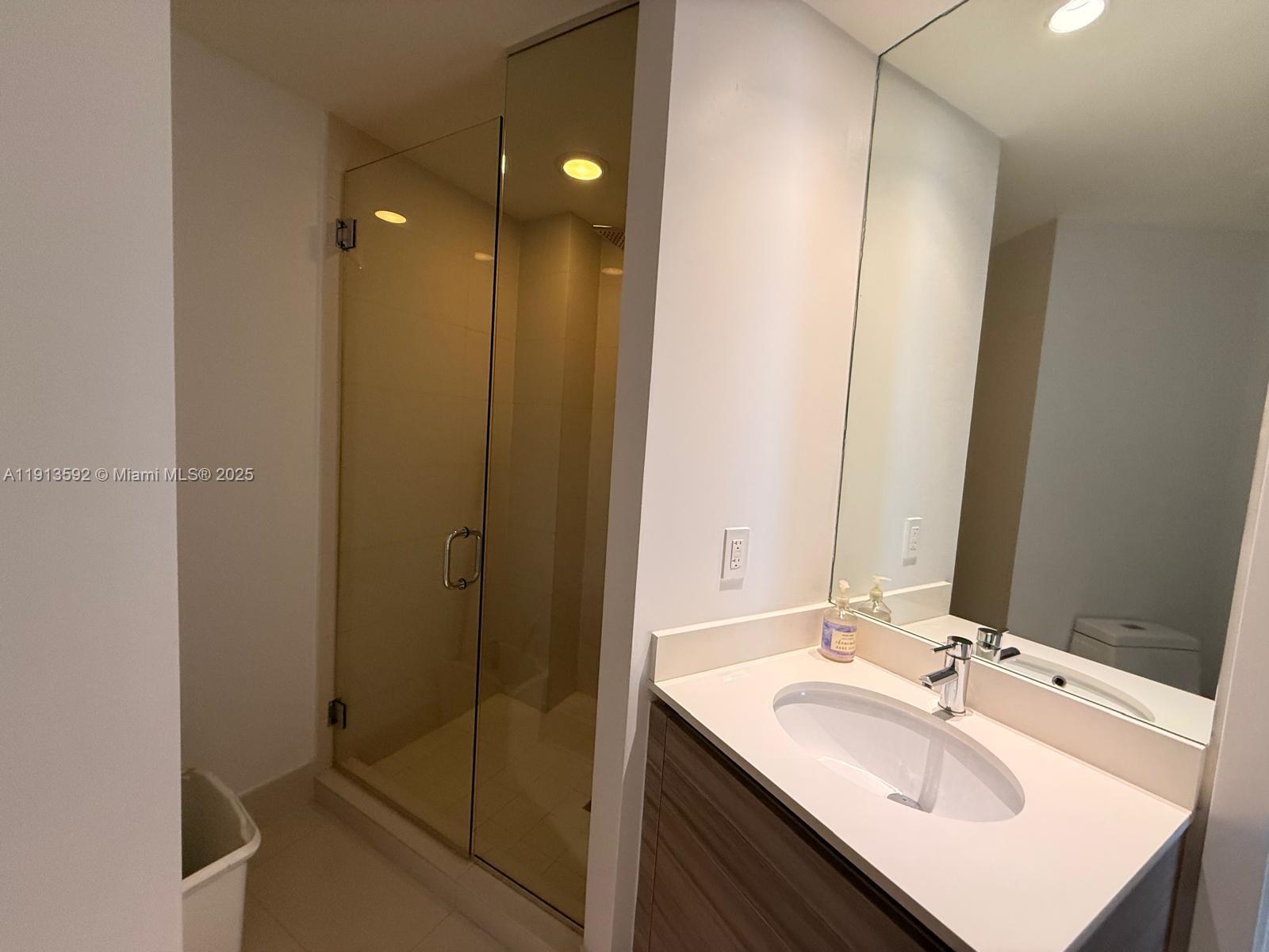 3401 MIDTOWN CONDO - Residential Lease