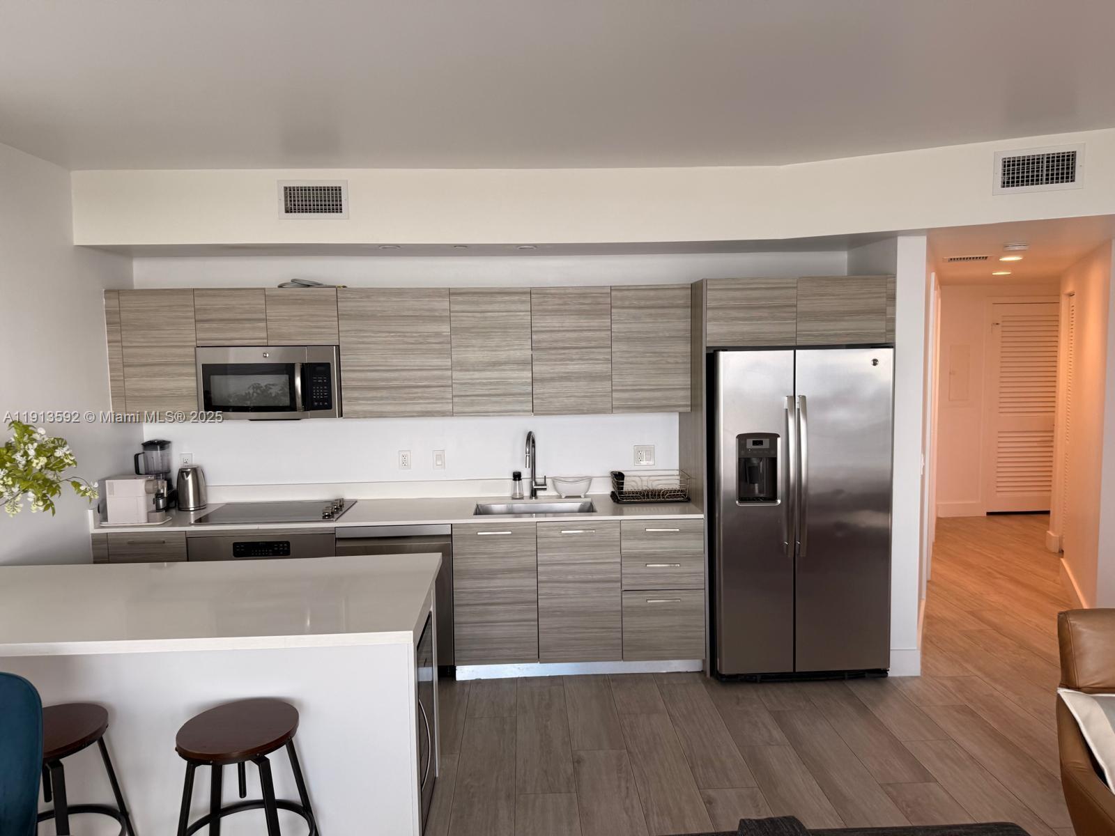 3401 MIDTOWN CONDO - Residential Lease