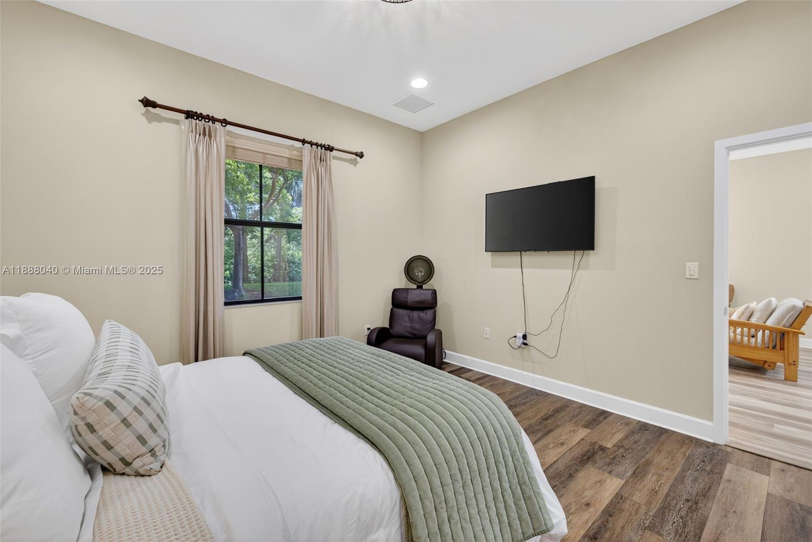 CENTRAL PARC SOUTH - Residential