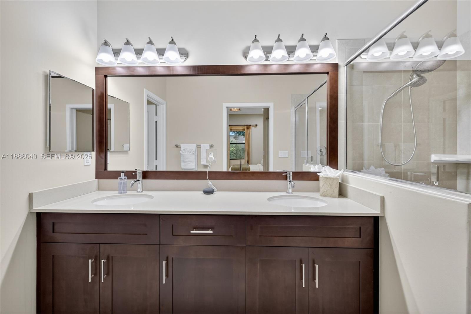 MANOR PARC - Residential