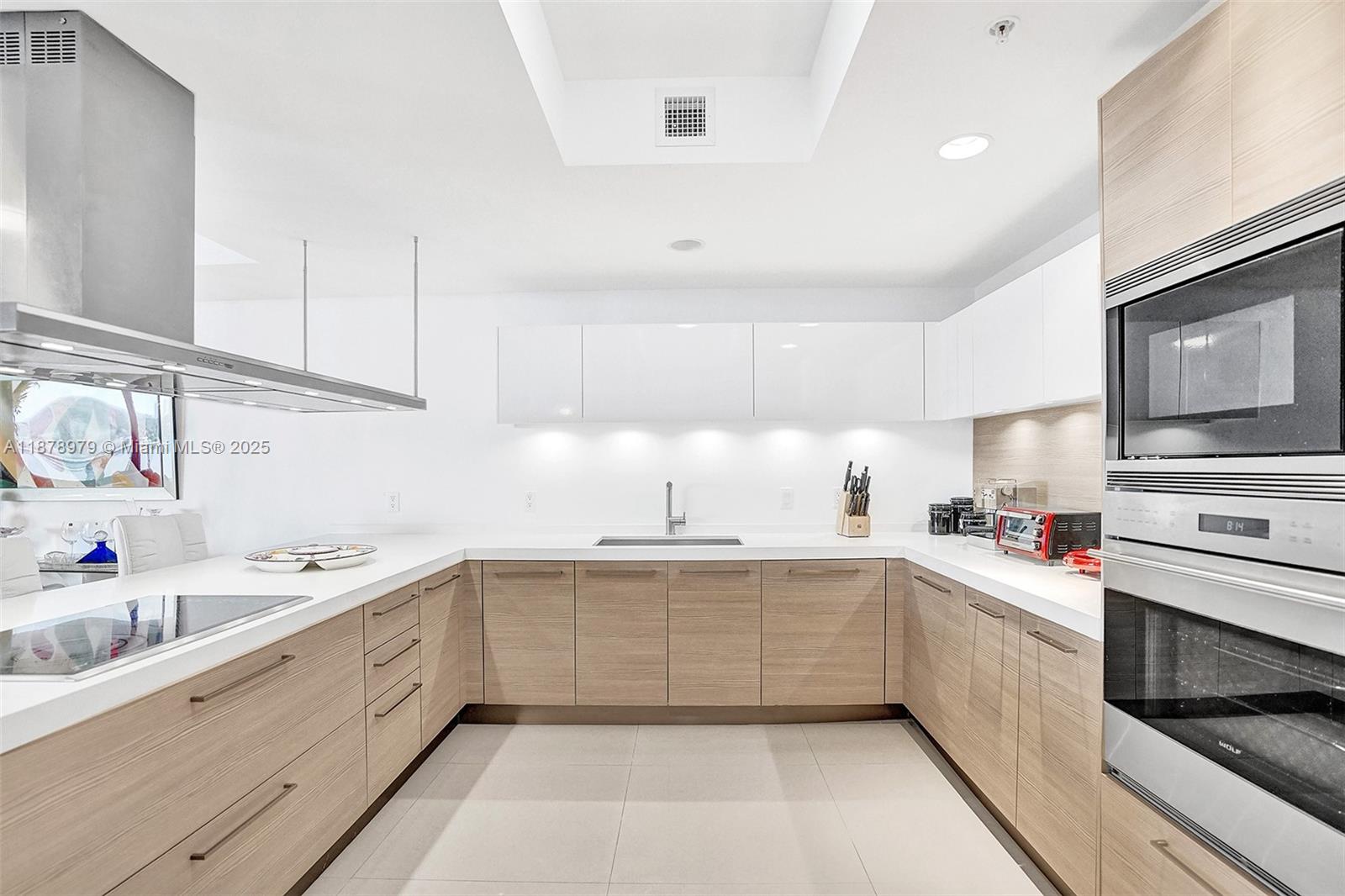 MARINA PALMS RESIDENCES N - Residential