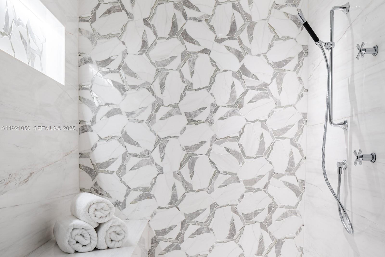 MEI CONDO - Residential