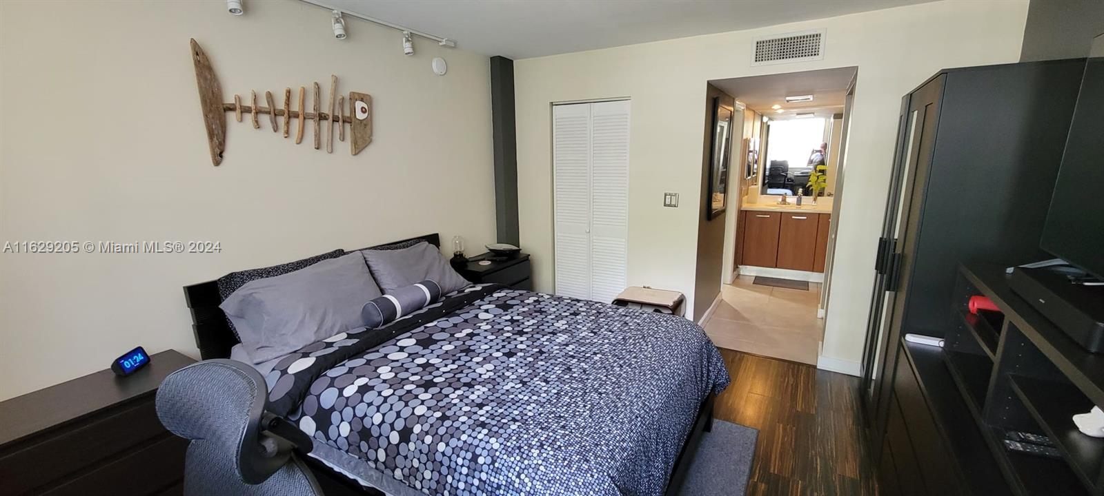 NIRVANA CONDO NO TWO COND - Residential