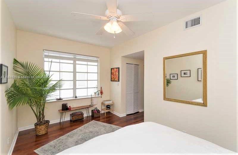 ART DECO CONDO - Residential