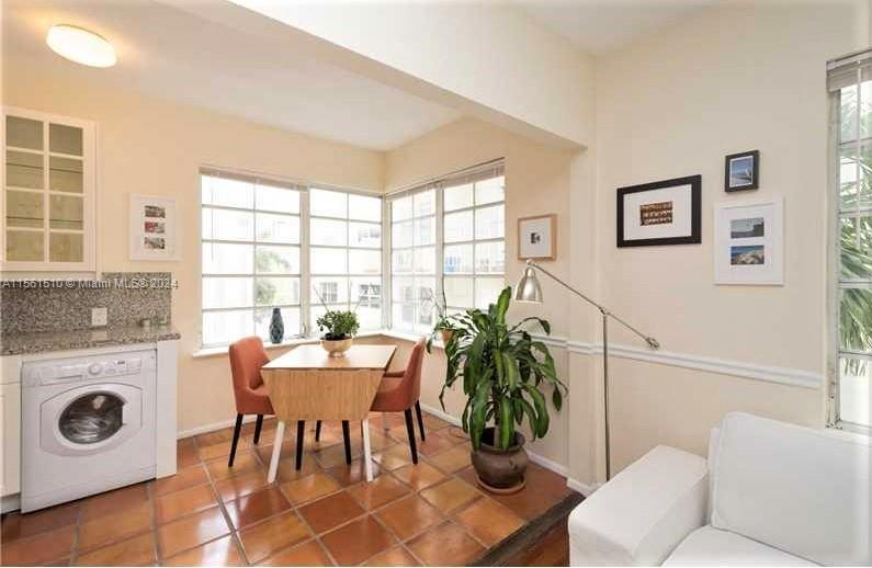 ART DECO CONDO - Residential