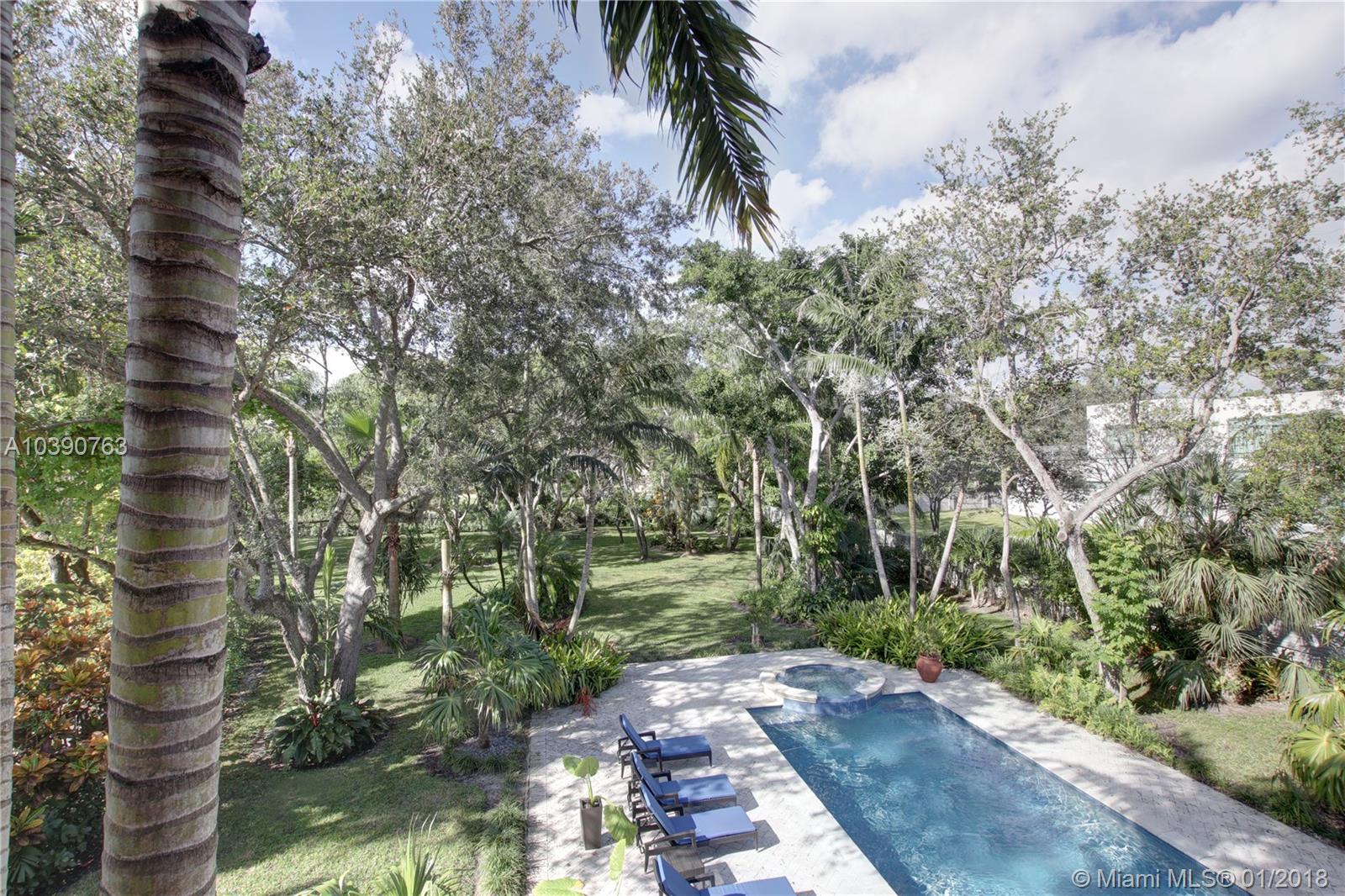 STEVE HESSENS ROYAL PALM - Residential