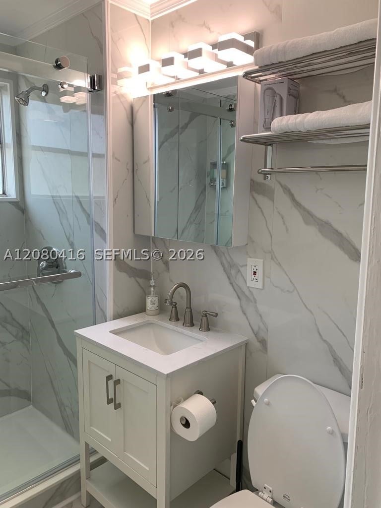 545 Michigan Ave 8