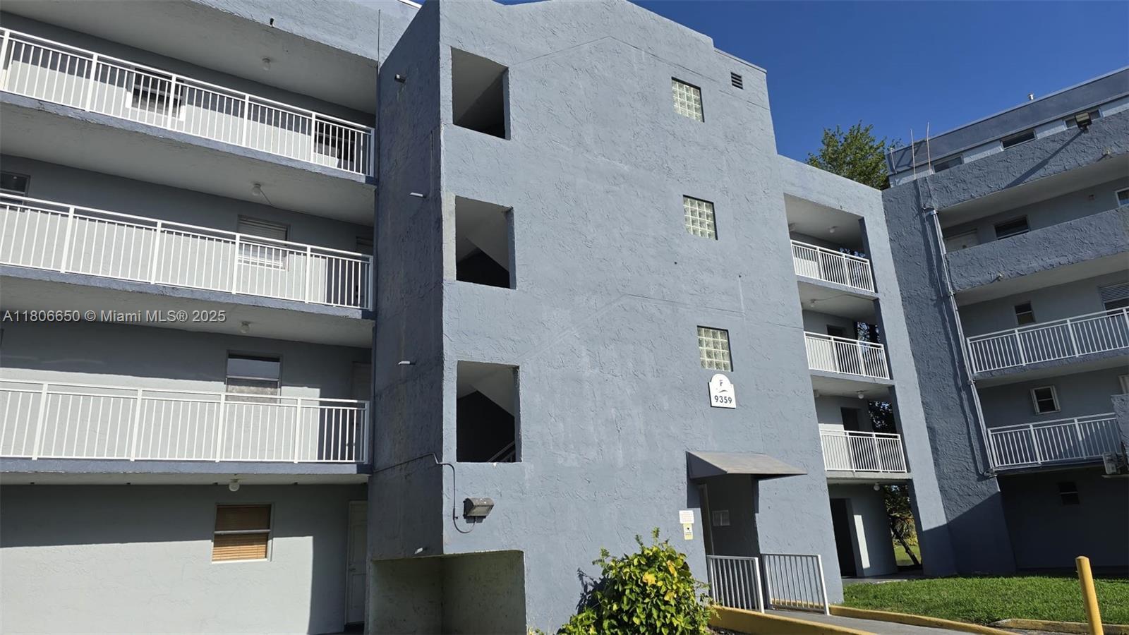Rental Property at 9359 Fontainebleau Blvd F405, Miami, Broward County, Florida - Bedrooms: 1 
Bathrooms: 2  - $2,200 MO.
