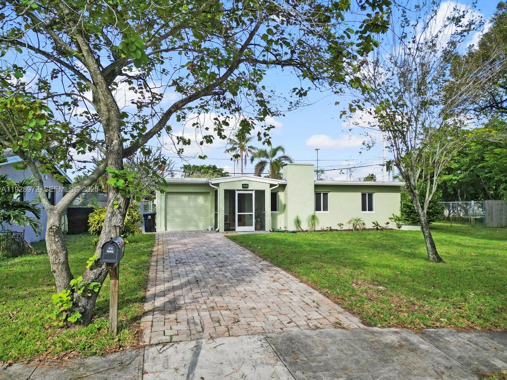Photo of 2133 SW 1st Ct, Fort Lauderdale, FL 33312 (MLS # A11928972)