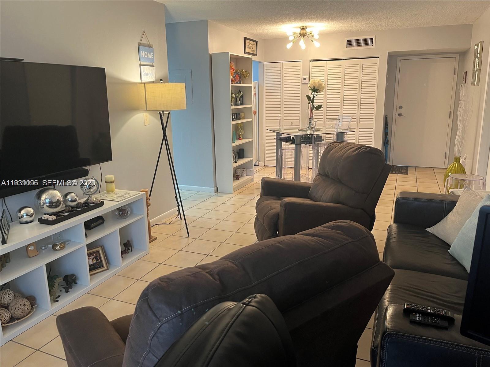 AZUL AT FONTAINEBLEAU CON - Residential