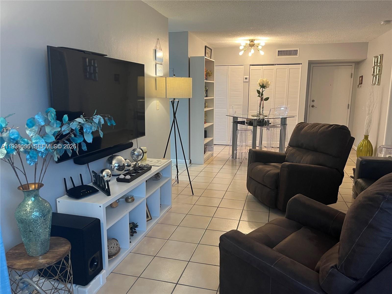 AZUL AT FONTAINEBLEAU CON - Residential