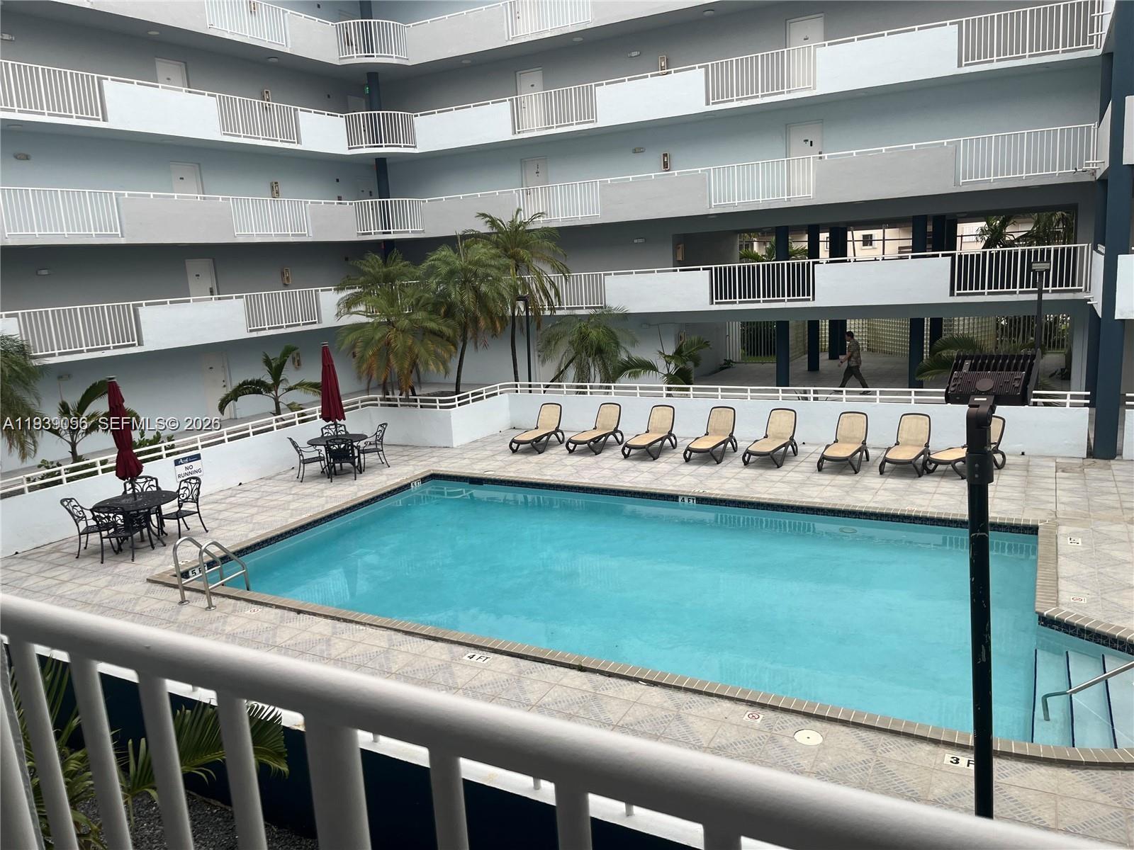 AZUL AT FONTAINEBLEAU CON - Residential