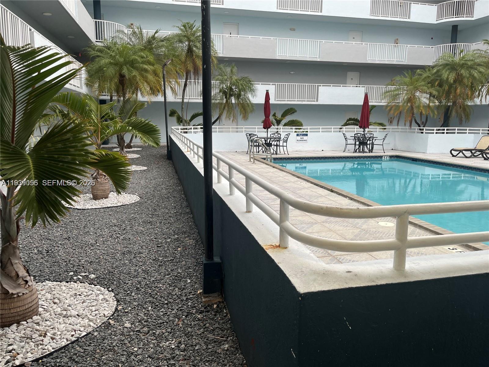 AZUL AT FONTAINEBLEAU CON - Residential