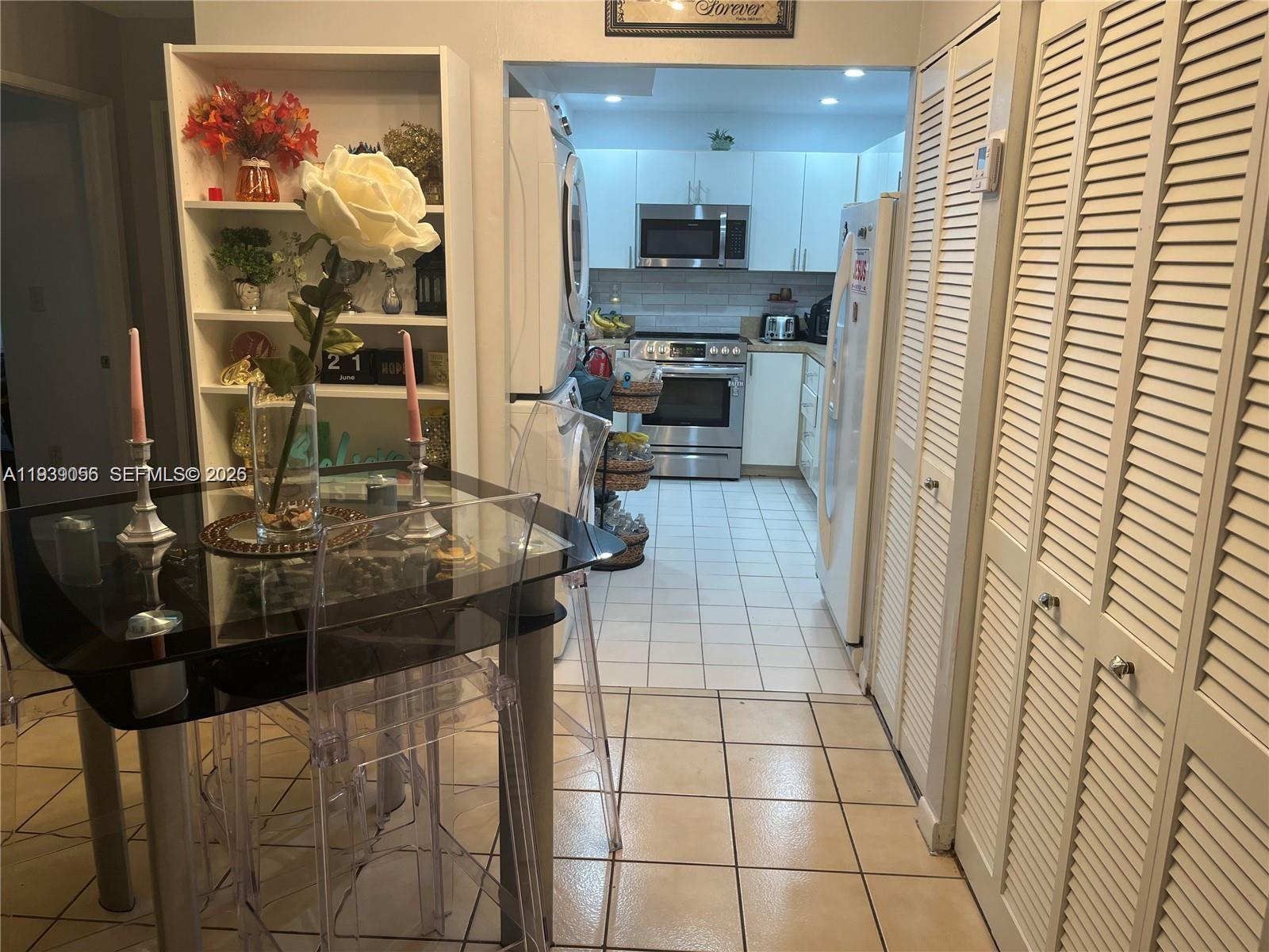 AZUL AT FONTAINEBLEAU CON - Residential