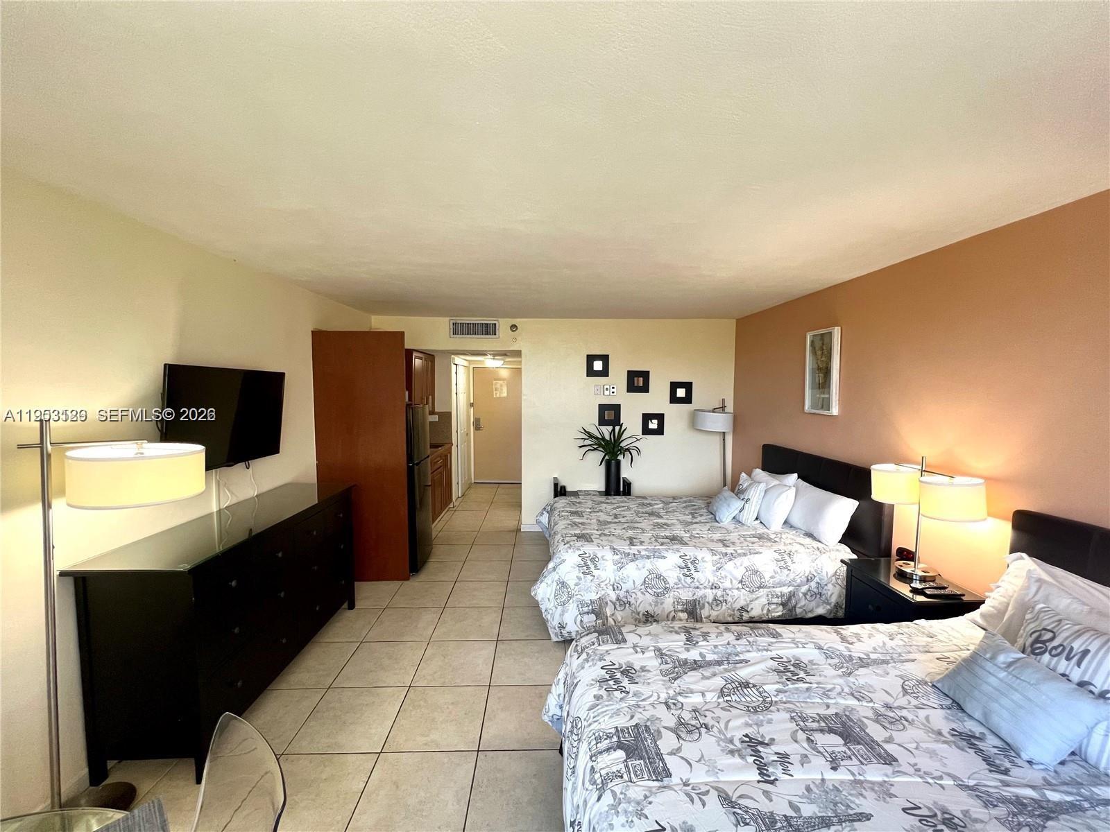 THE AVENTURA BEACH CLUB C - Residential