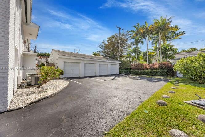 FOUNTAINVIEW MANOR CONDO - Residential Lease