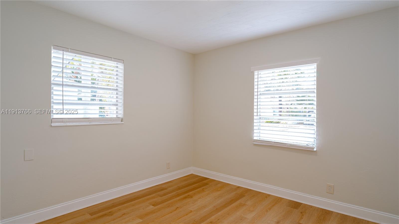 LOOK HOMESITES - Residential