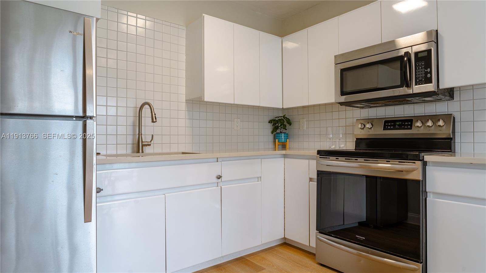 LOOK HOMESITES - Residential