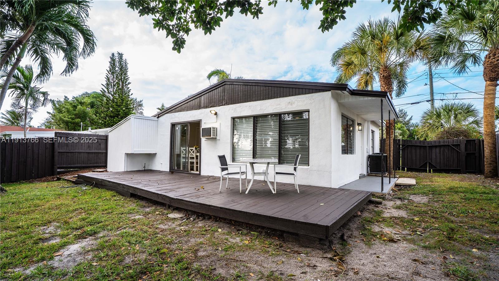 LOOK HOMESITES - Residential