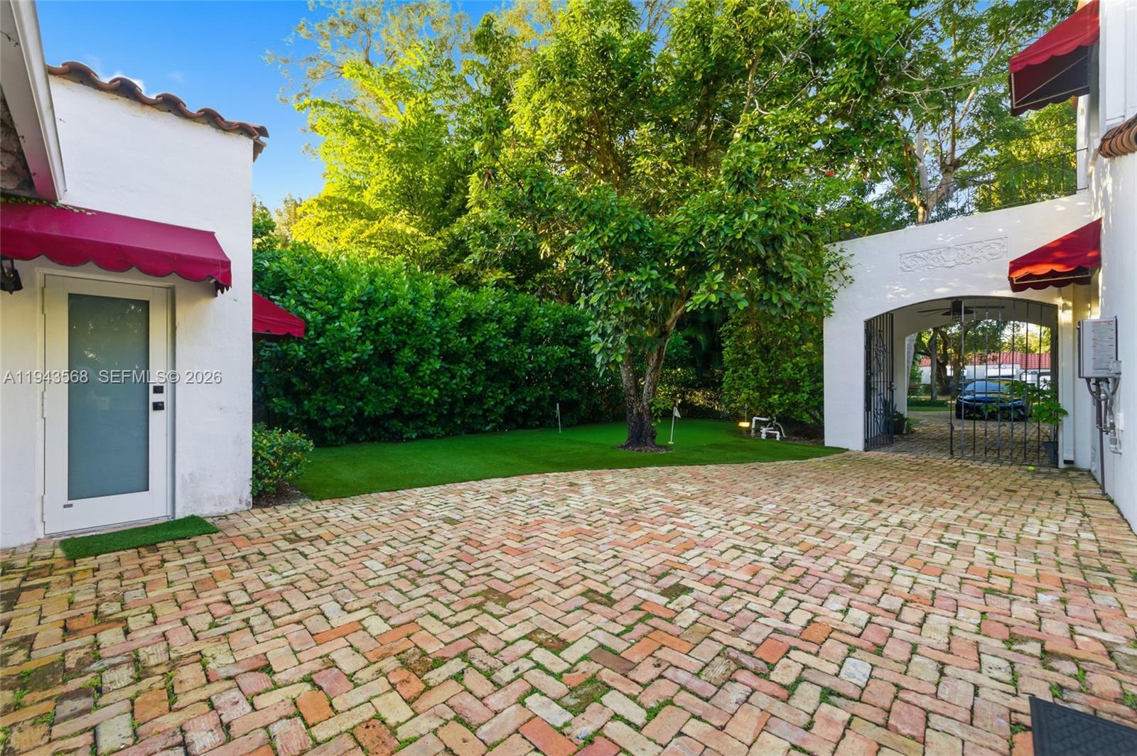 CORAL GABLES SEC E - Residential