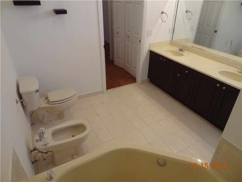 POD 3 AT MONARCH LAKES 16 - Residential